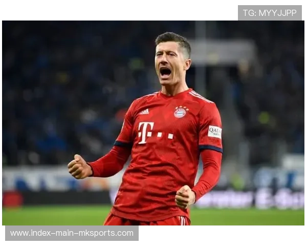 莱万精细脚下配合让拜仁前场调度更加顺畅